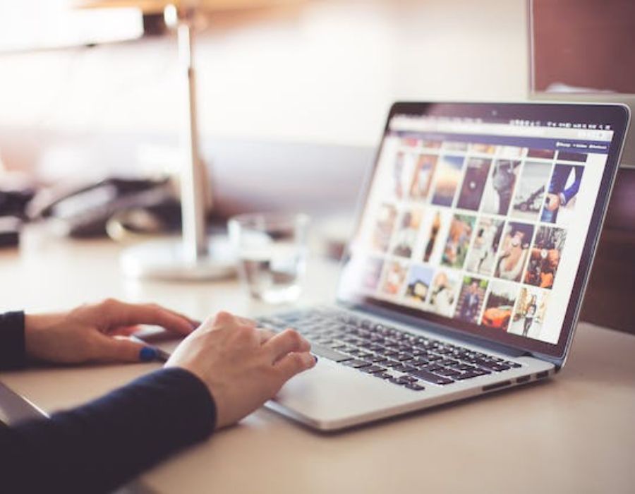 a virtual assistant managing social media