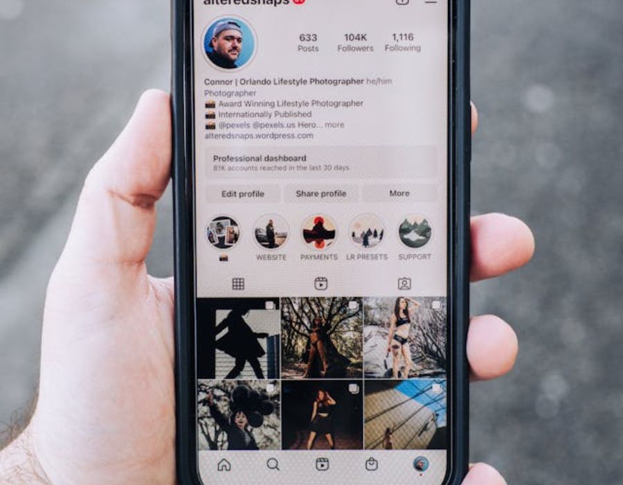an opened instagram profile